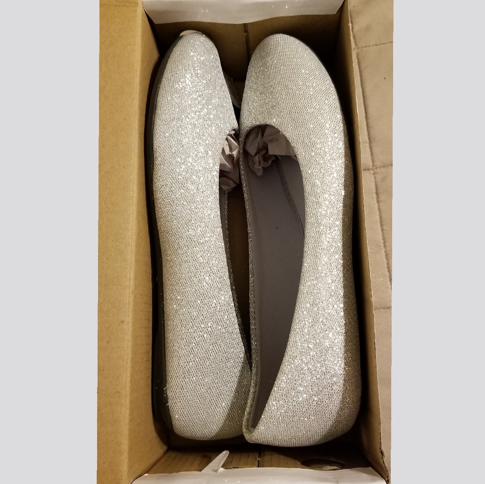 Glittery silver flats size 7.5 womens